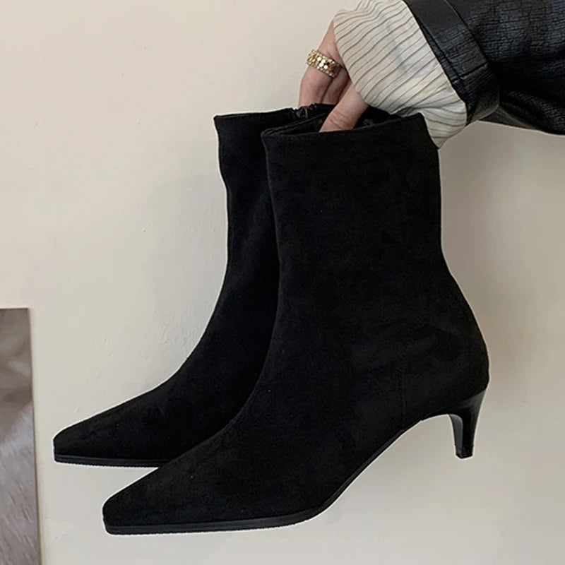 ZELVIA Ankle Boots